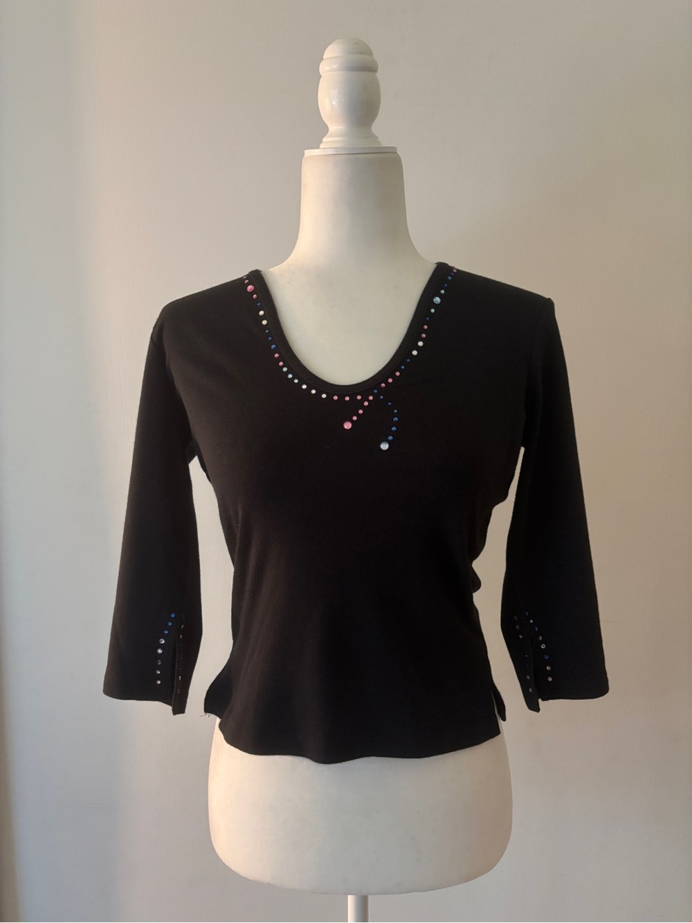 Black 100% Cotton Long-Sleeve V-Neck Tee with Colorful Rhinestone Detail